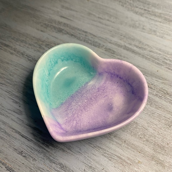 Tiedye Heart Dish - Teal Purple and White Jewelry or Trinket Tray - Handmade - Picture 4 of 11